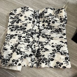 White House black market top